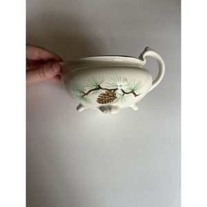 B54N5 by Homer Laughlin Nautilus Creamer Gold Trim